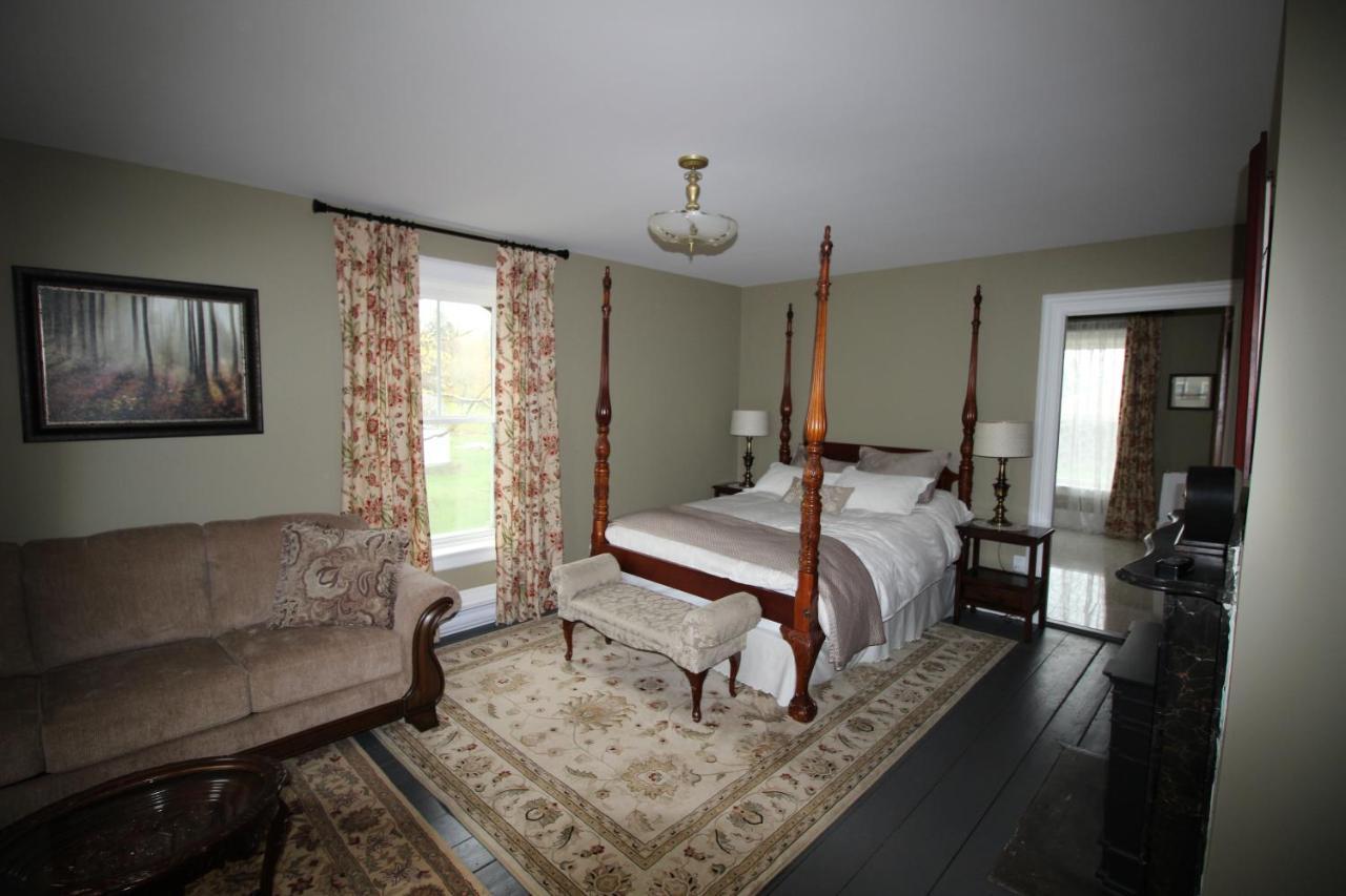 Maplehurst Manor Bed And Breakfast Dorchester Bagian luar foto